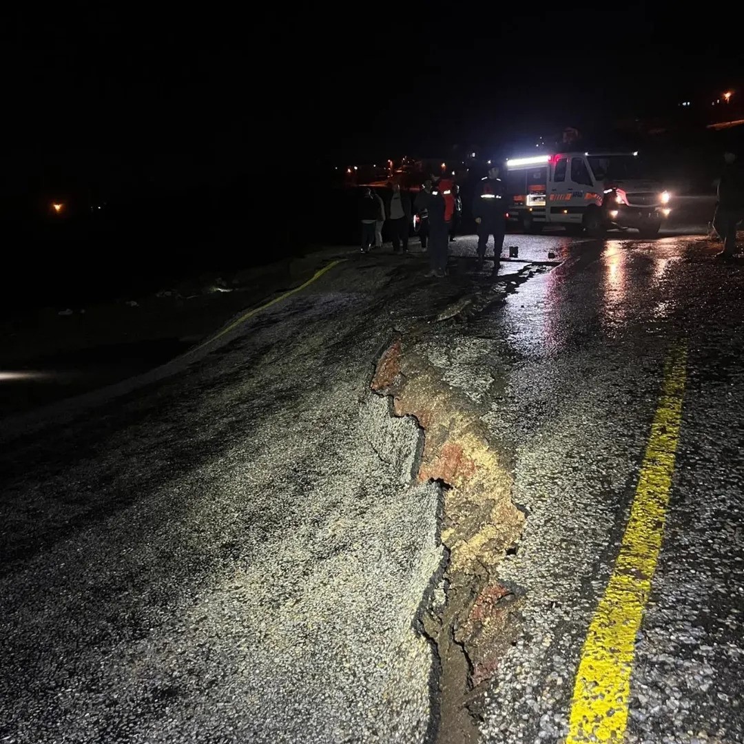 Köy Yolu Çöktü (3)