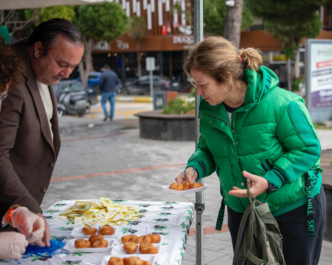 Kuşadasi Beledi̇yesi̇'nden 6 Şubat Deprem Şehi̇tleri̇ İçi̇n Kur'an Ve Lokma Hayri (2)