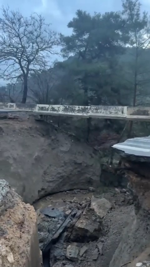 Kuşadası–Ortaklar Yolunda Çökme (4)