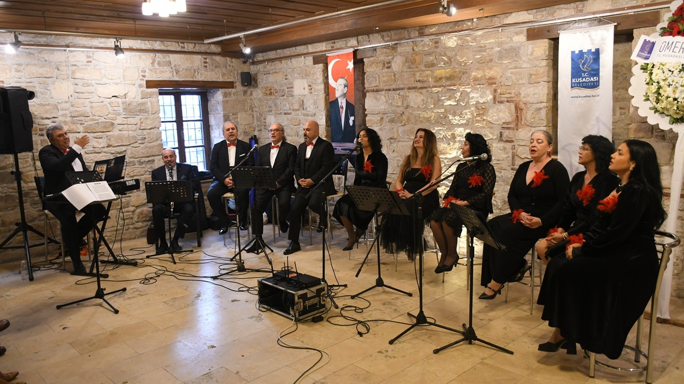 Kuşadası Sevgililer Günü’nü İbramaki Sanat Galerisi’nde Müzikle Karşıladı (3)