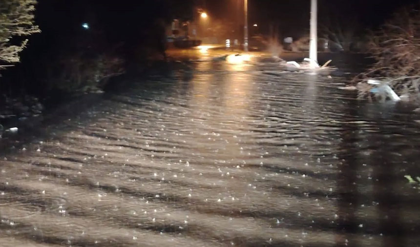 Naipli Çayı Taştı, Germencik Belediyesi Ekipleri Müdahale Etti (1)