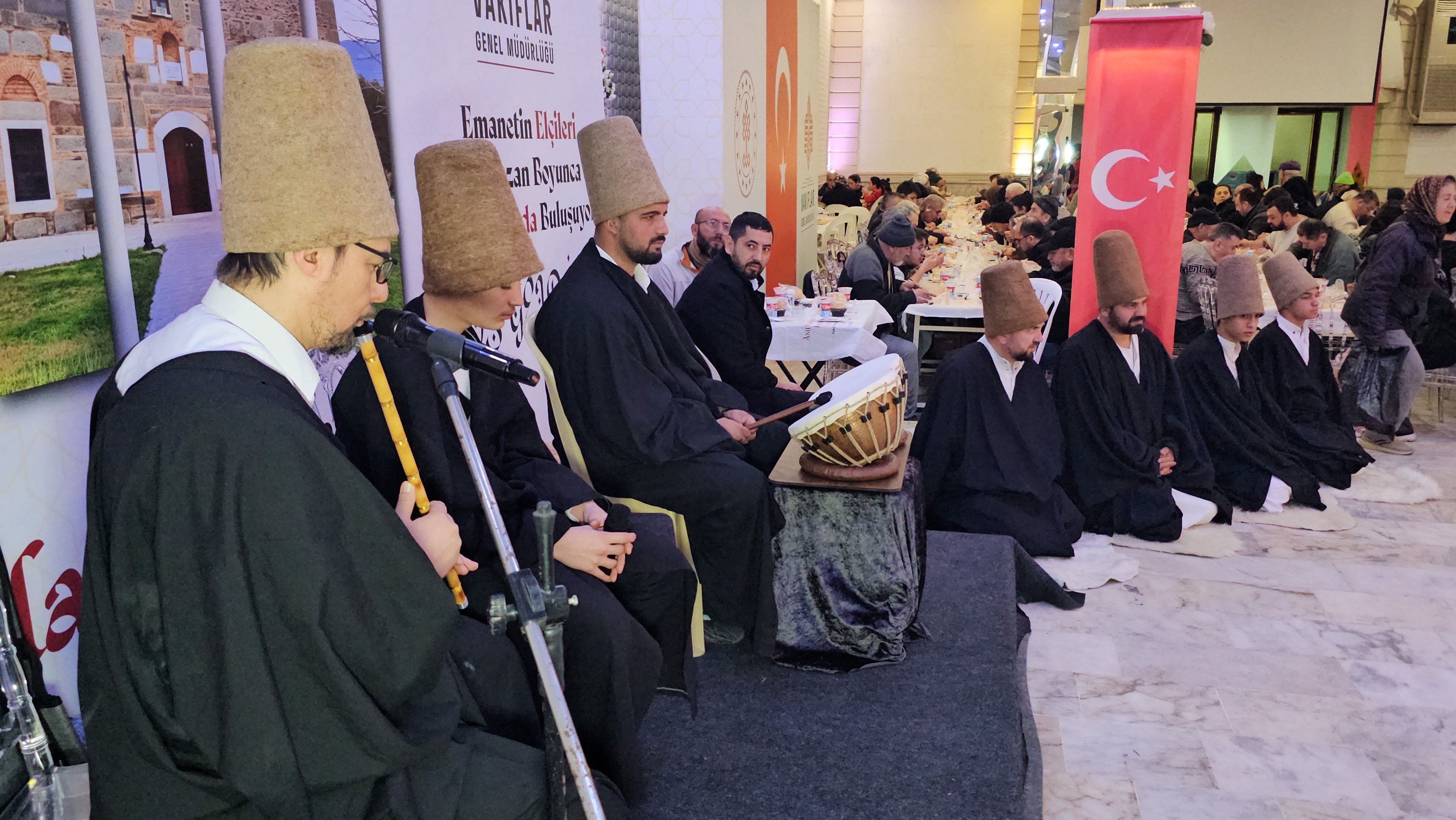 Nazilli'de Vatandaşlar Vakıflar Müdürlüğü'nün Iftarında Buluşuyor (5)