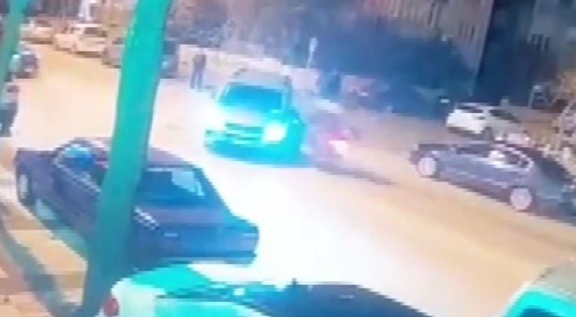 Otomobil Ve Motosikletin Karıştığı Kaza Güvenlik Kamerasına Yansıdı (3)