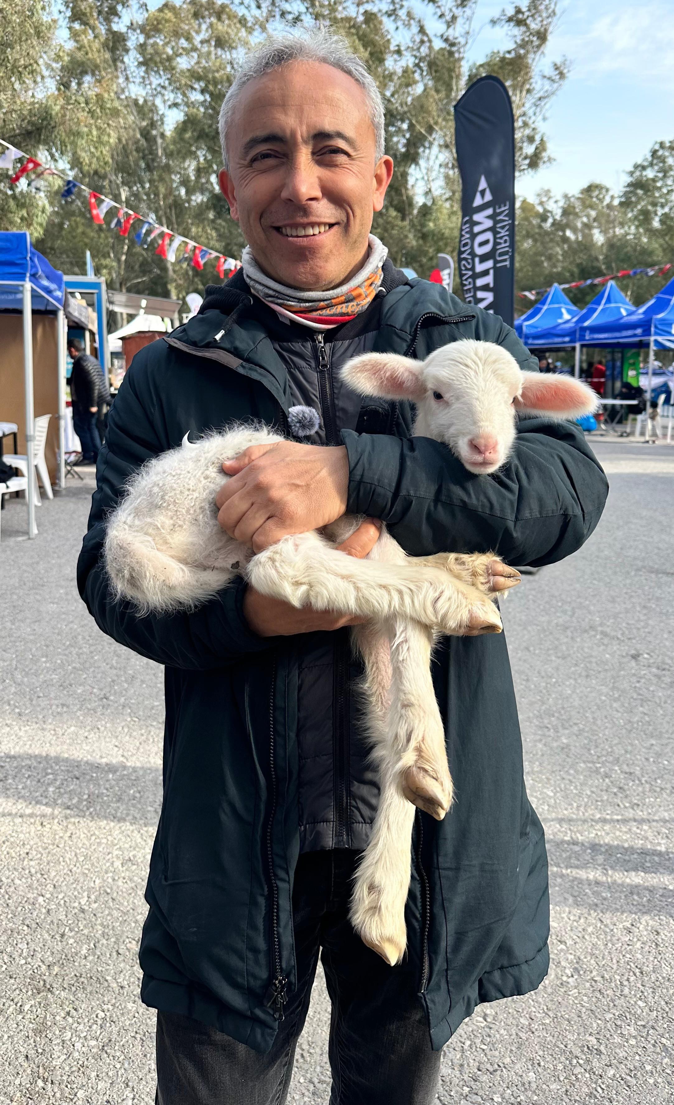 Parkura Giren Kuzu Renkli Görüntülere Neden Oldu (3)