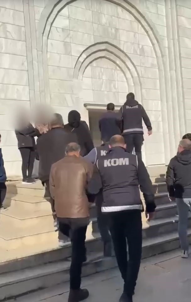 Peş Peşe Ölümlerin Ardından Tefeciler Çıktı (1)