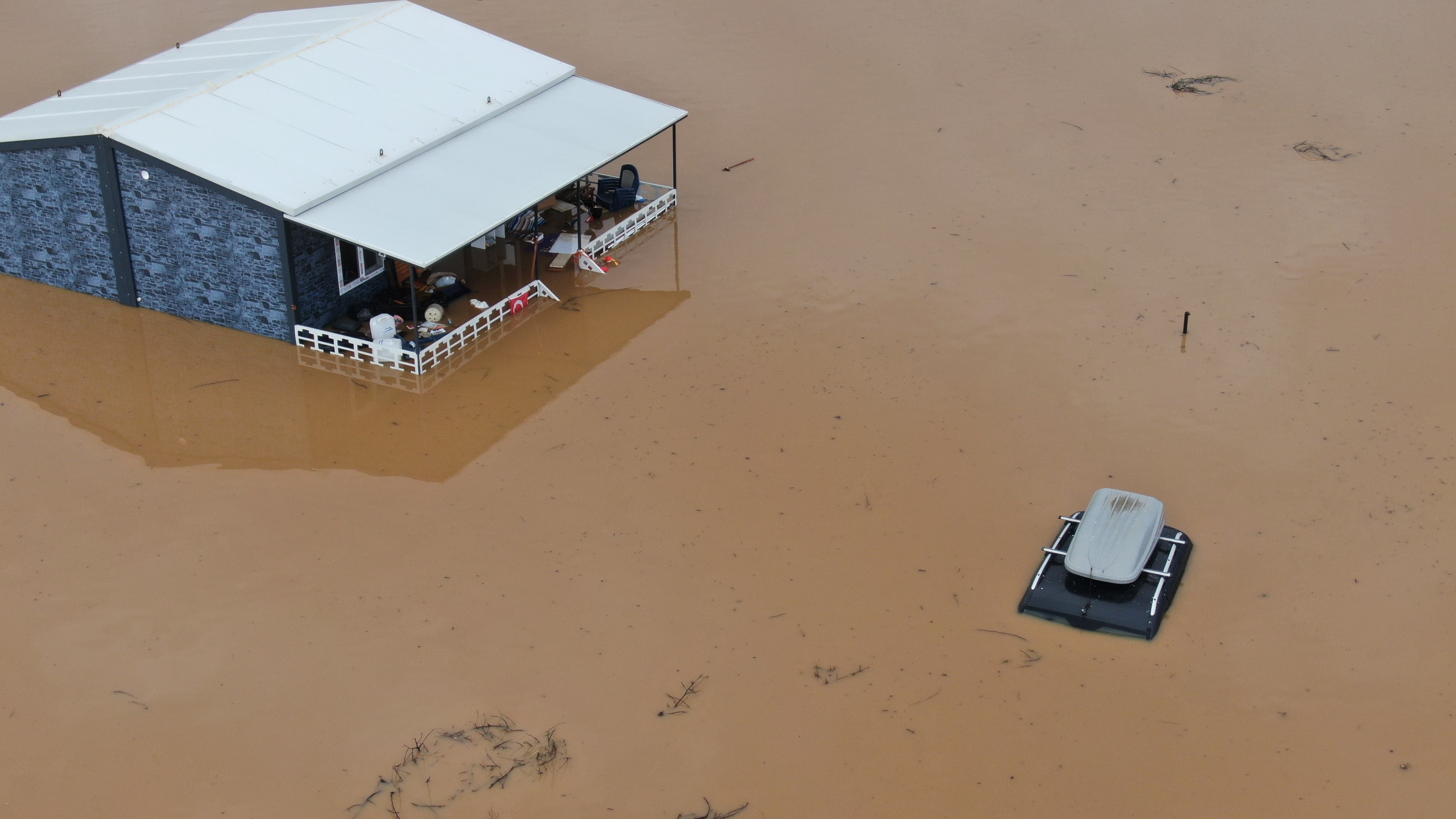 Sağanak Yağış Sonrası Tarlalar, Evler Sular Altında Kaldı (10)