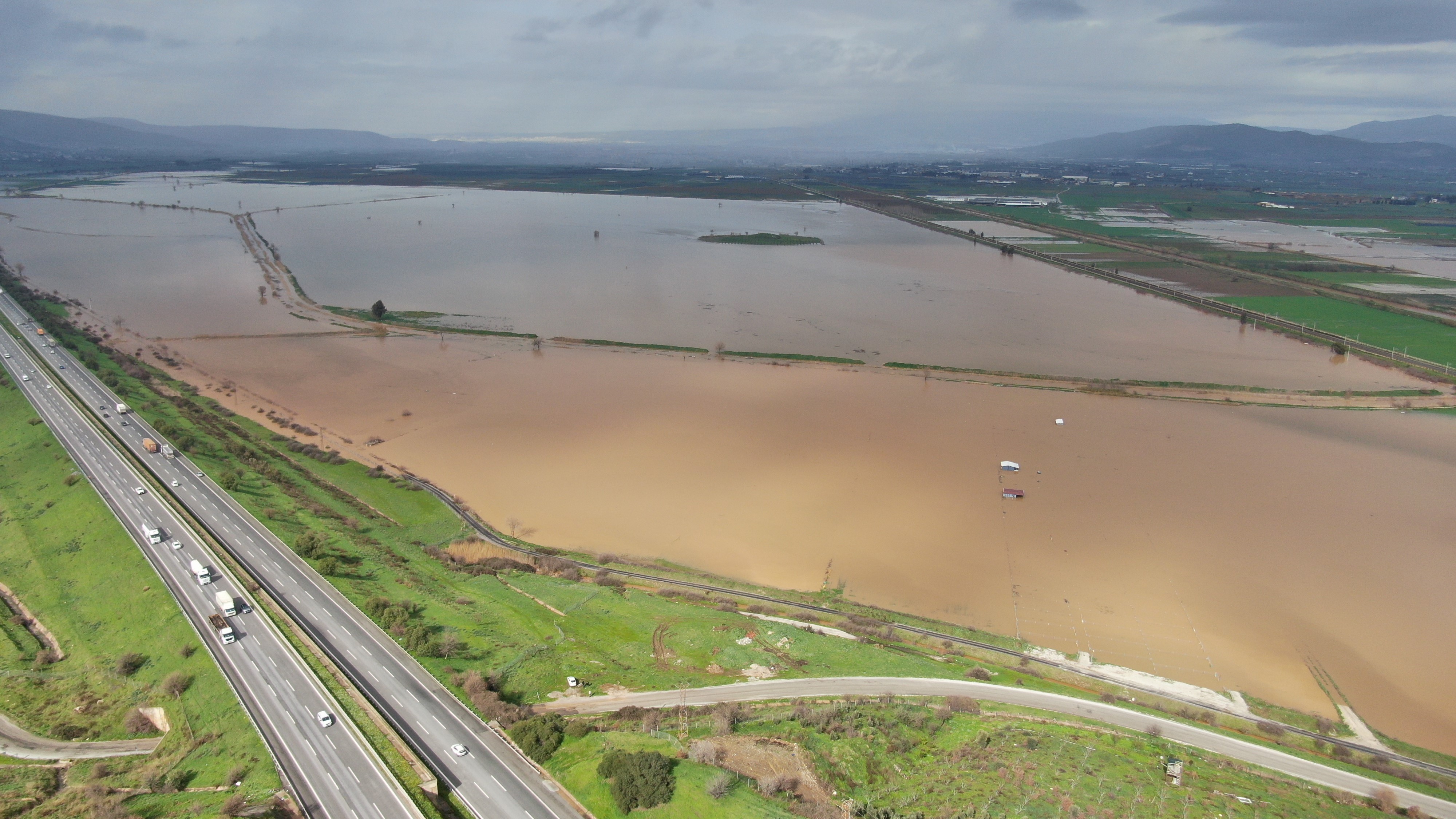 Sağanak Yağış Sonrası Tarlalar, Evler Sular Altında Kaldı (7)