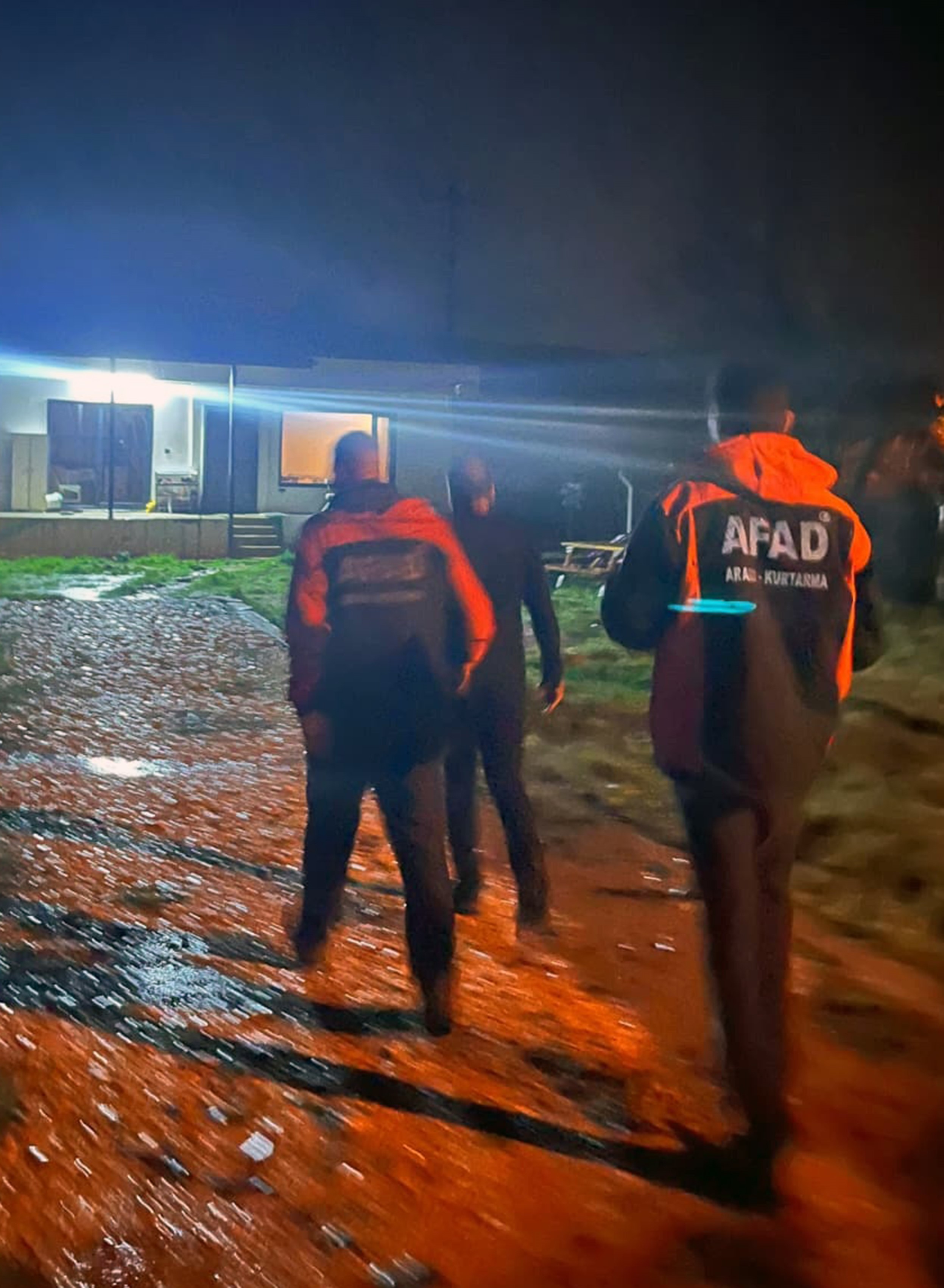 Son Anda Kurtuldu, Ekipler Bölgeye Koştu (2)