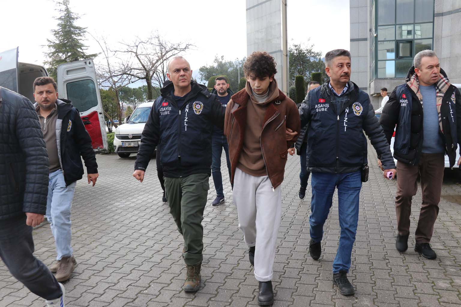 Sosyal Medyada Tanıştığı 3 Çocuk Babası Mobilya Ustasını Öldürdü (2)