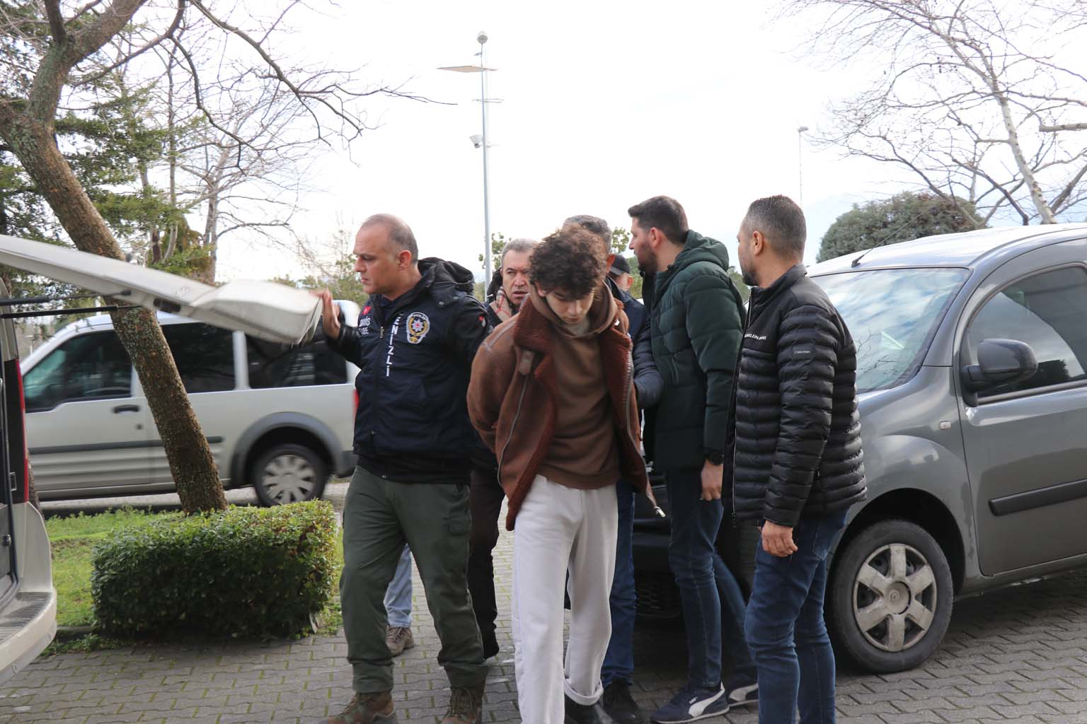 Sosyal Medyada Tanıştığı 3 Çocuk Babası Mobilya Ustasını Öldürdü (3)