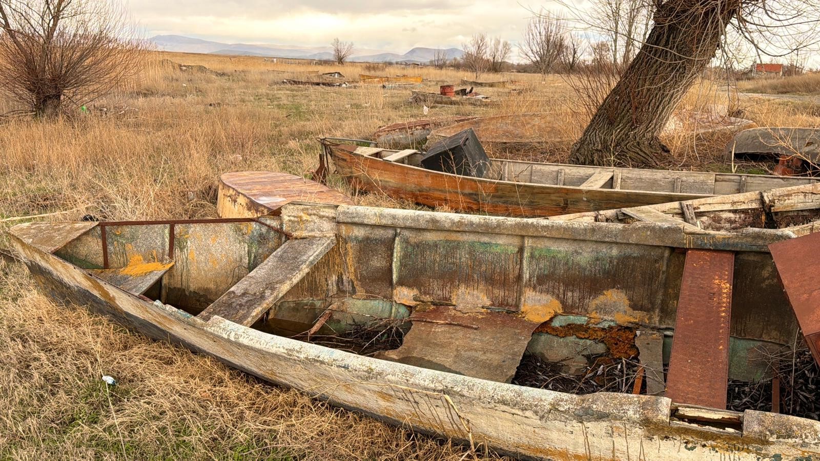 Sular Çekildi, Kayıklar Karaya Oturdu (5)