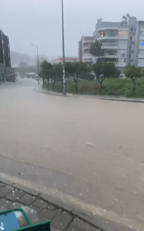 Vatandaş Özlem Çerçioğlu’na Böyle Seslendi Memleketi Ne Hale Getirdiniz! (3)