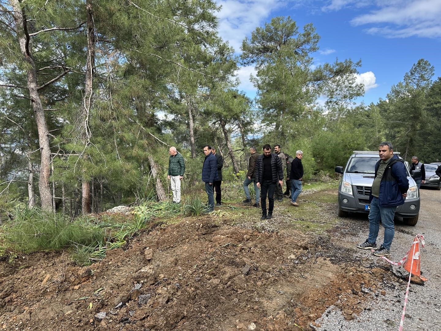 Yol Geçici Olarak Ulaşıma Kapatıldı (3)