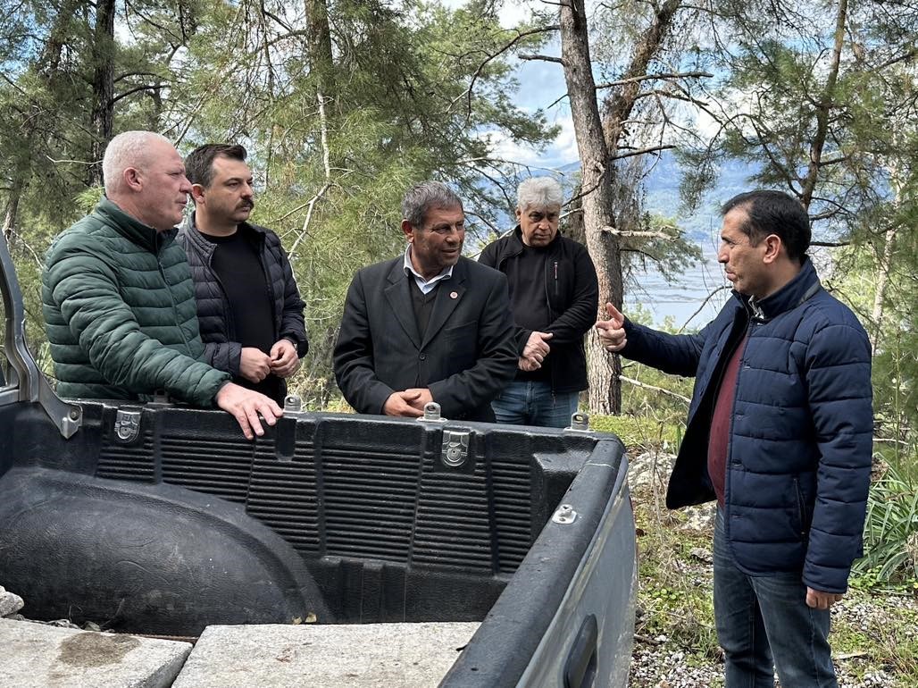 Yol Geçici Olarak Ulaşıma Kapatıldı (4)