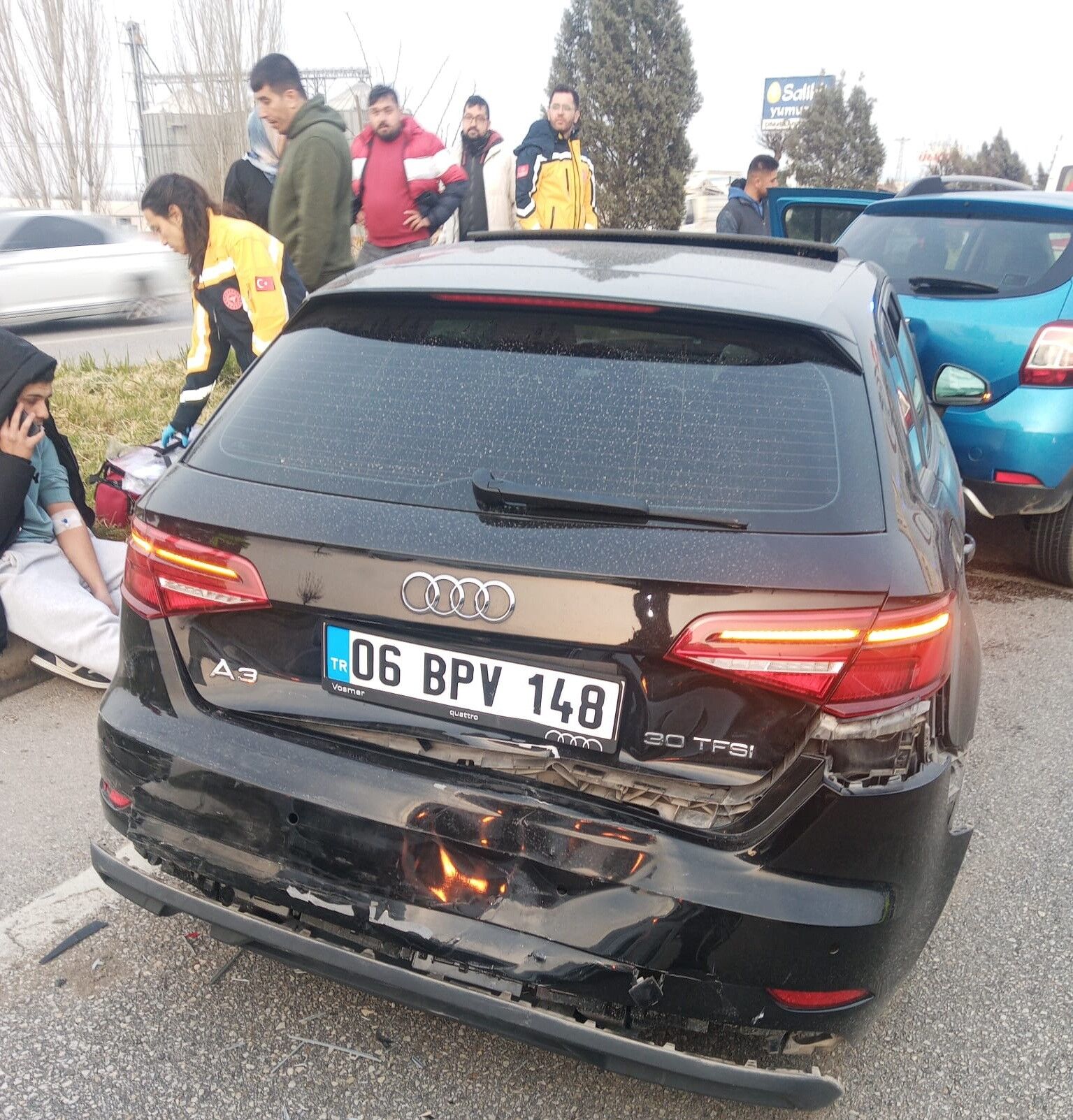 4 Araç Birbirine Girdi, 7 Yaralı Var (5)