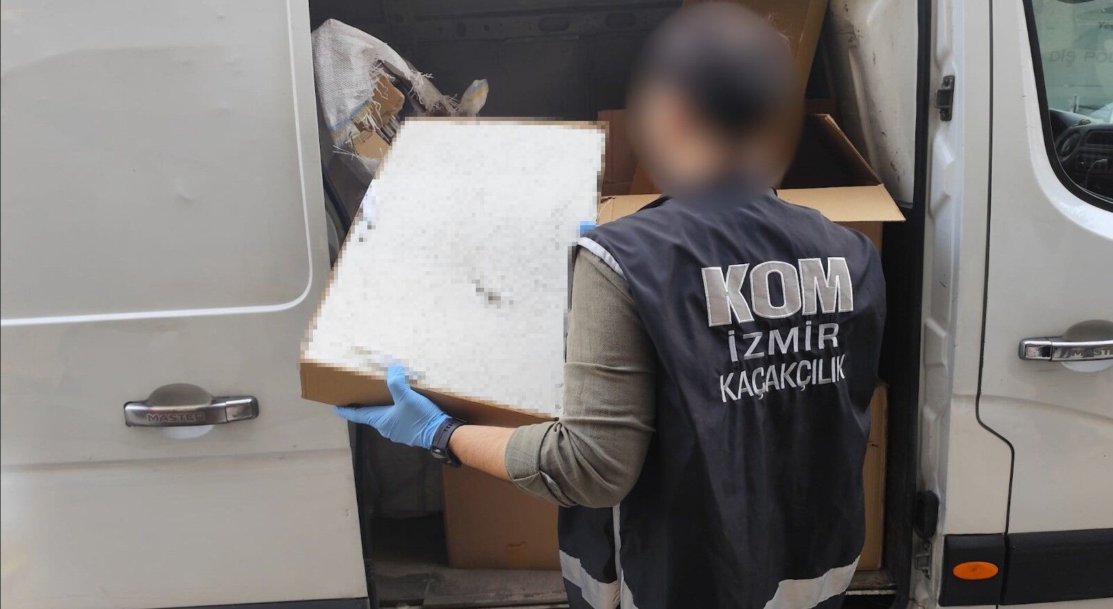 4,5 Milyon Lira Değerinde Kaçak Ürün Ele Geçirildi (3)