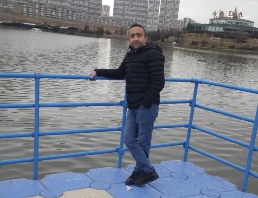 48 Yaşındaydı, Fenalaşıp Hayatını Kaybetti (2)