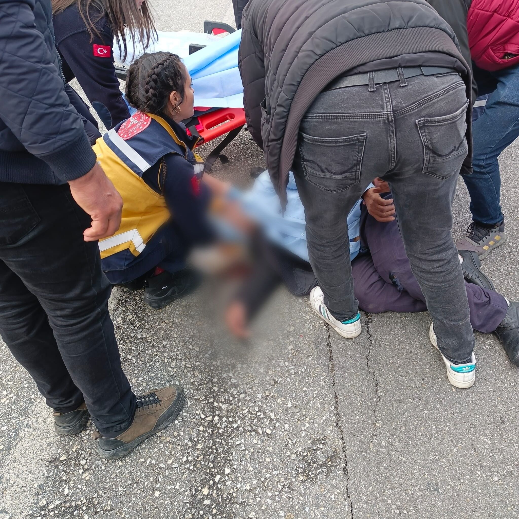 79 Yaşındaki Adama Minibüs Çarptı (4)