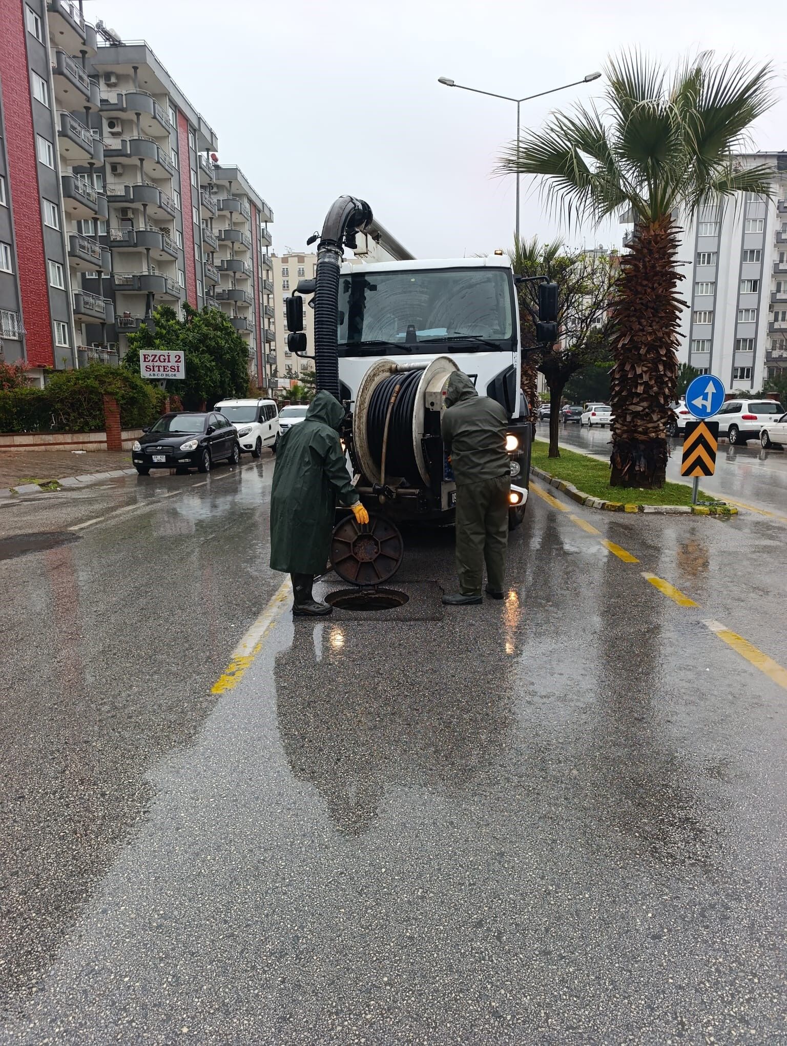 Aydın Büyükşehir Belediyesi Ve Aski̇ Ekipleri Yağışa Karşı Teyakkuzda (3)