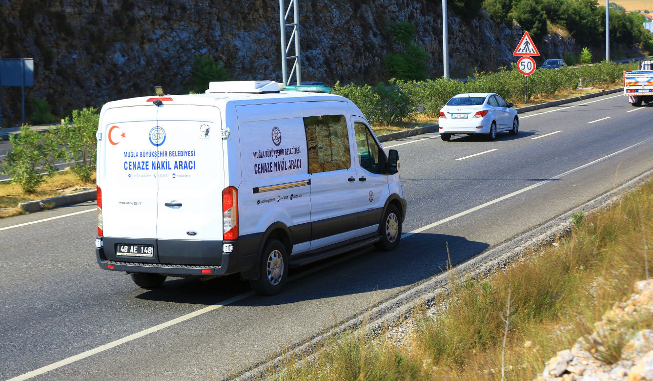 Aydın Büyükşehir’i Eleştirecek Bir Şey Bulamayınca Şimdi De Cenaze Arabasının Rengine Sardılar (2)-1