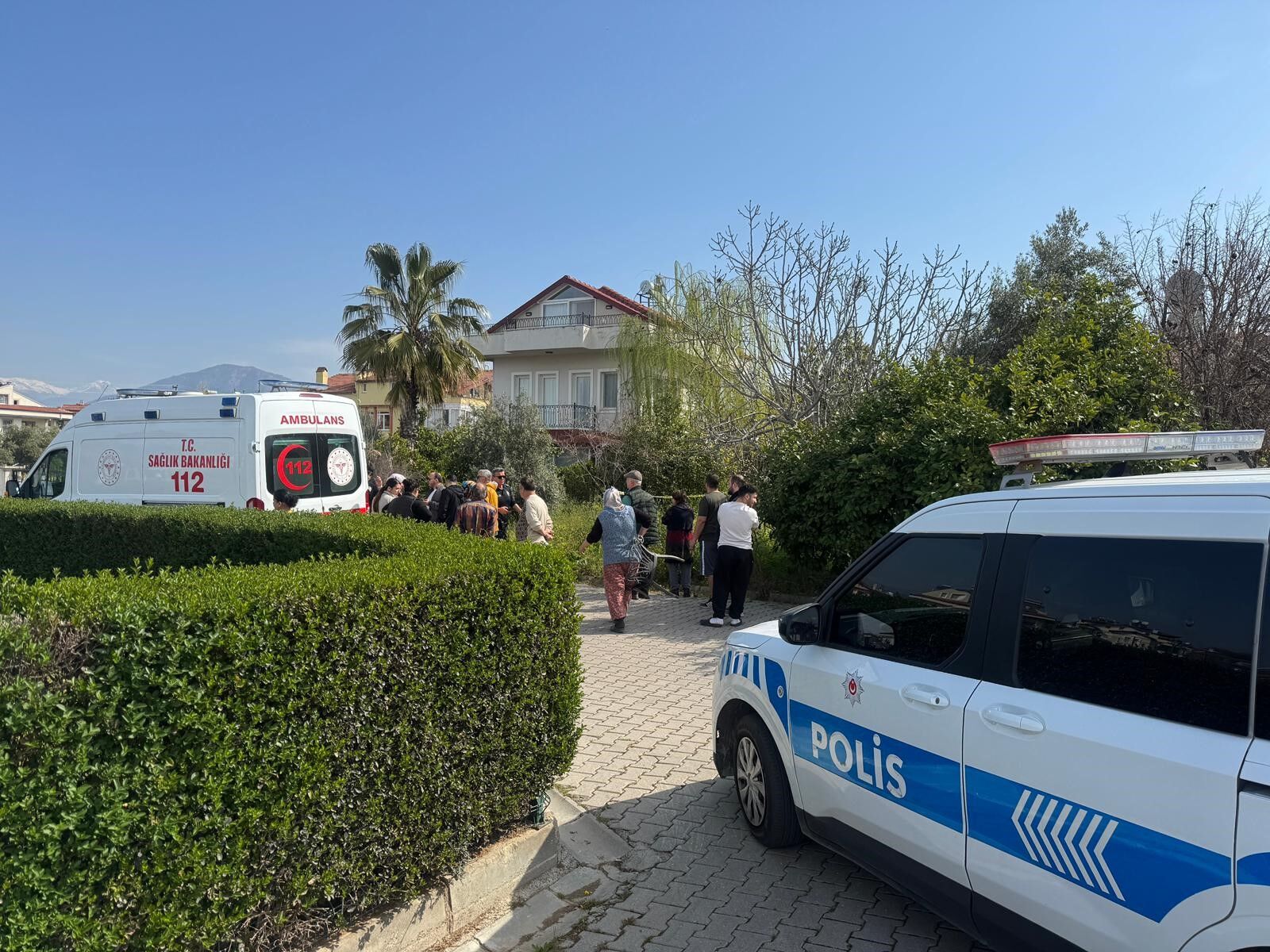 Bahçede Kadın Cesedi Bulundu (4)