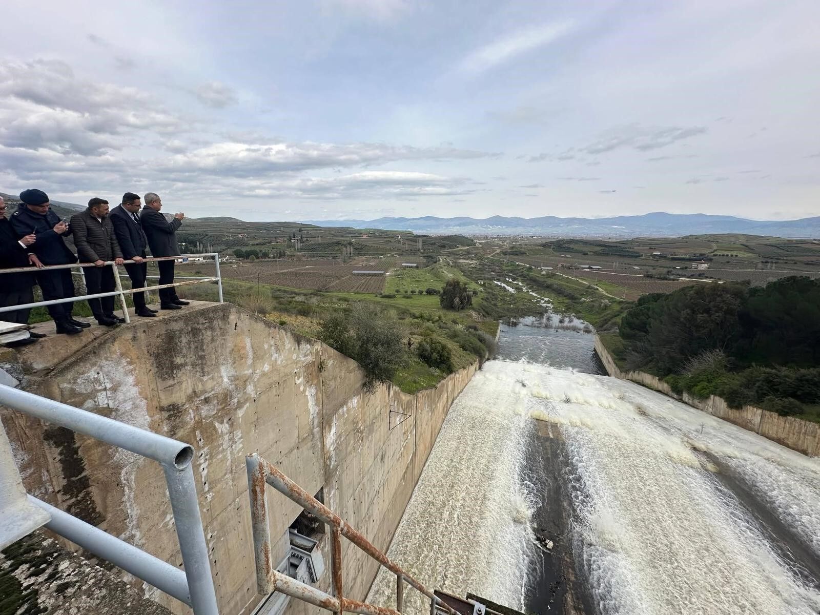 Baraj Kapakları Açıldı (1)