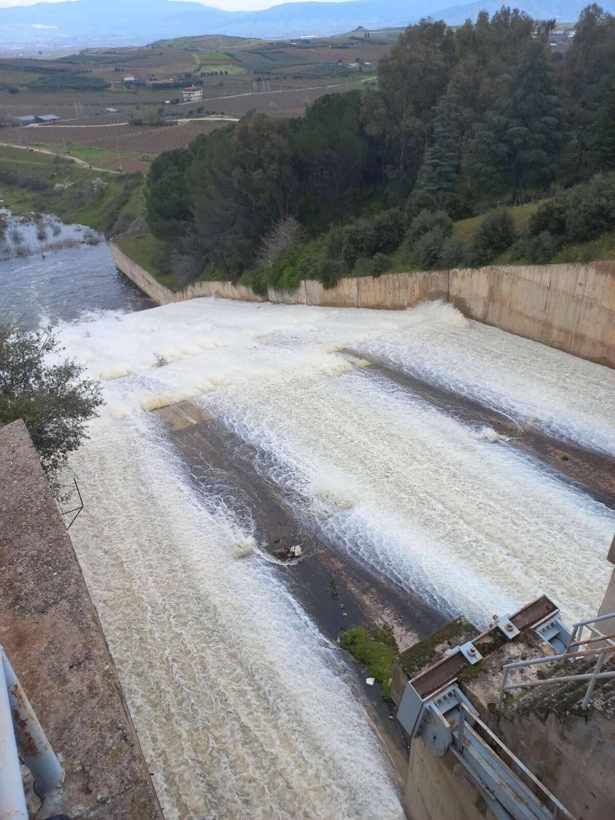 Baraj Kapakları Açıldı (2)