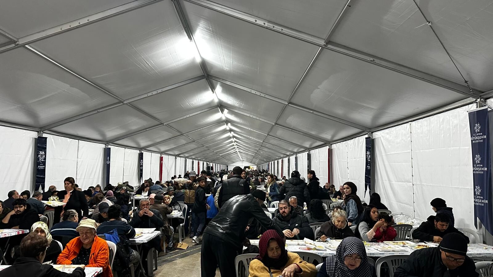 Başkan Çerçioğlu Aydın’ın Dört Bir Yanında Vatandaşları Iftar Sofraları Ile Buluşturmayı Sürdürüyor (6)