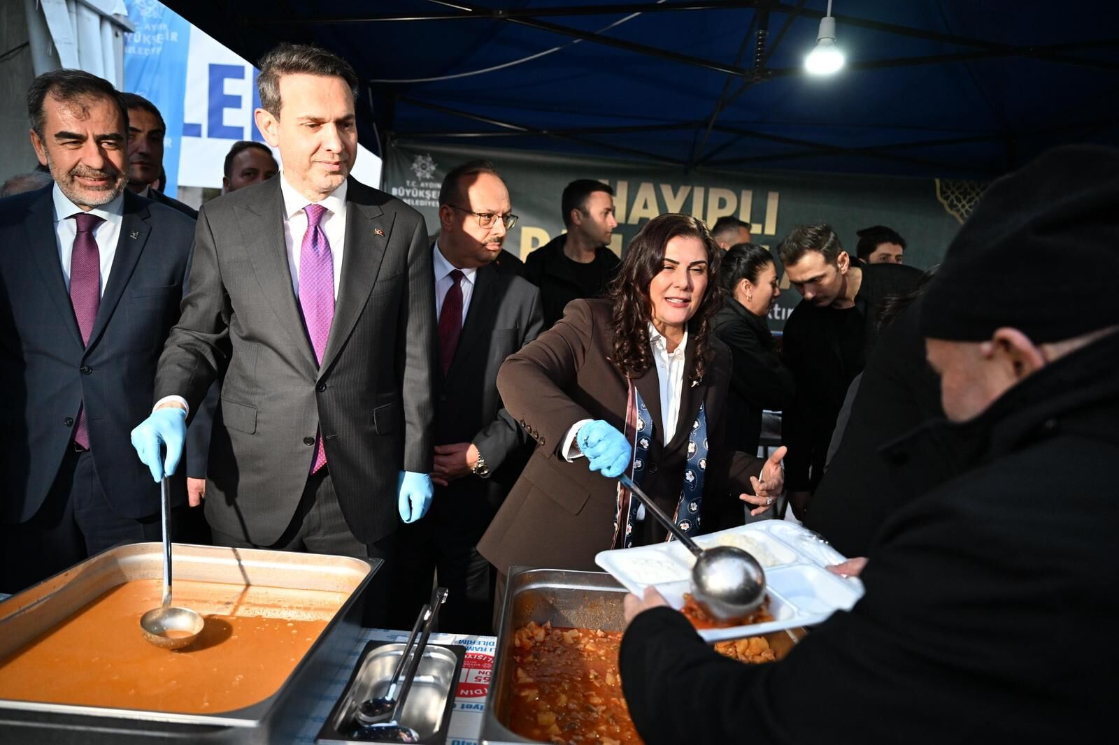 Başkan Çerçioğlu, Bakan Bayraktar Ile Birlikte Atatürk Kent Meydanı’nda Düzenlenen Iftarda Vat (3)