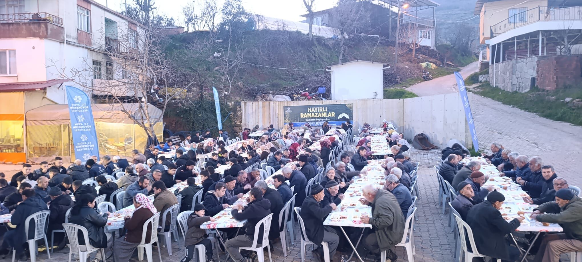 Başkan Çerçioğlu Binlerce Vatandaşı Her Gün Iftar Sofralarında Buluşturuyor (7)