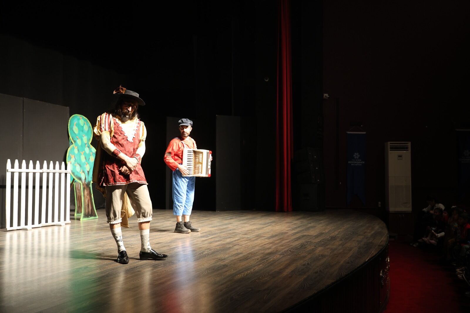 Başkan Çerçioğlu Her Yaştan Vatandaşı Dünya Tiyatro Haftası Etkinlikleri Ile Buluşturdu (5)