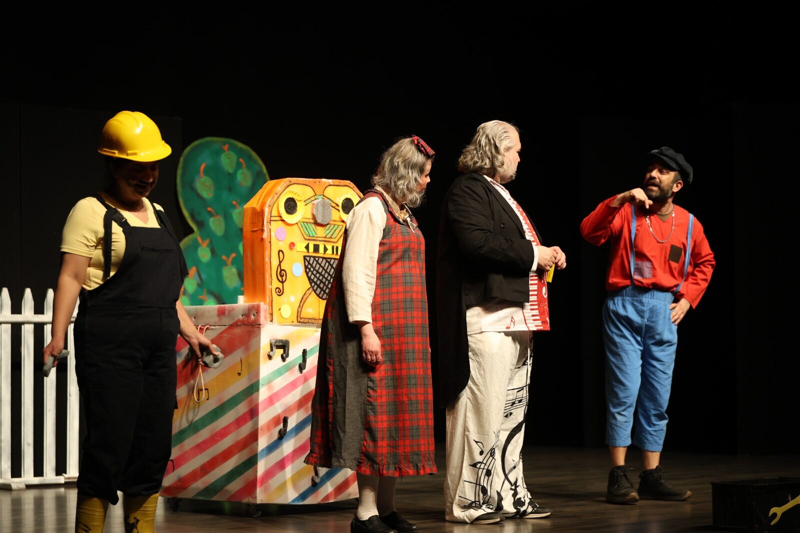 Başkan Çerçioğlu Her Yaştan Vatandaşı Dünya Tiyatro Haftası Etkinlikleri Ile Buluşturdu (8)