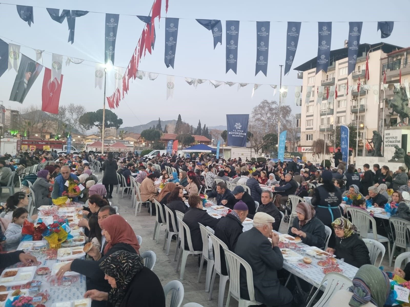 Başkan Çerçioğlu Ramazan Ayının Bereketini Aydın'ın Dört Bir Yanına Taşımayı Sürdürüyor (4)
