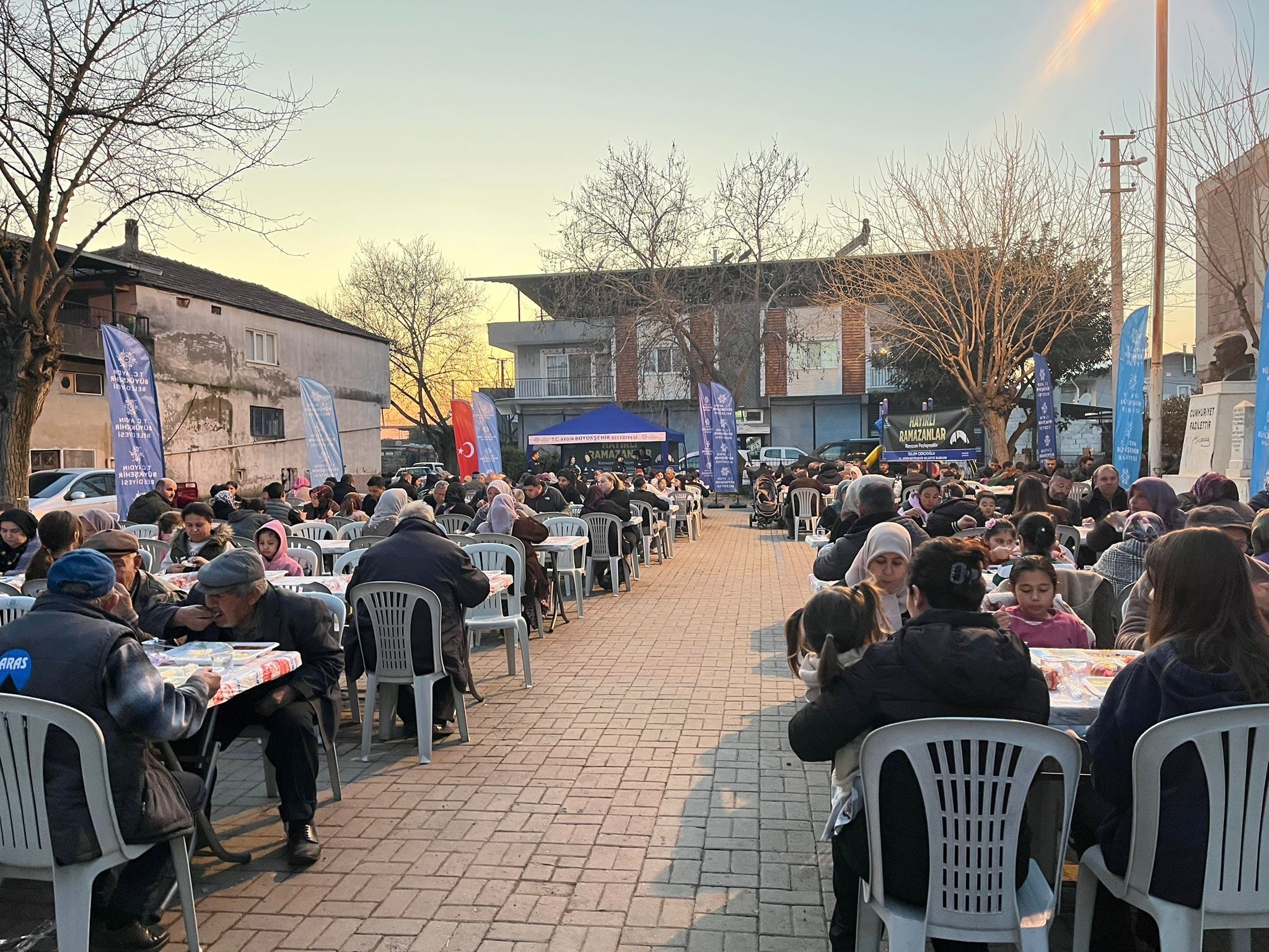 Başkan Çerçioğlu Ramazan Ayının Bereketini Aydın'ın Dört Bir Yanına Taşımayı Sürdürüyor (6)