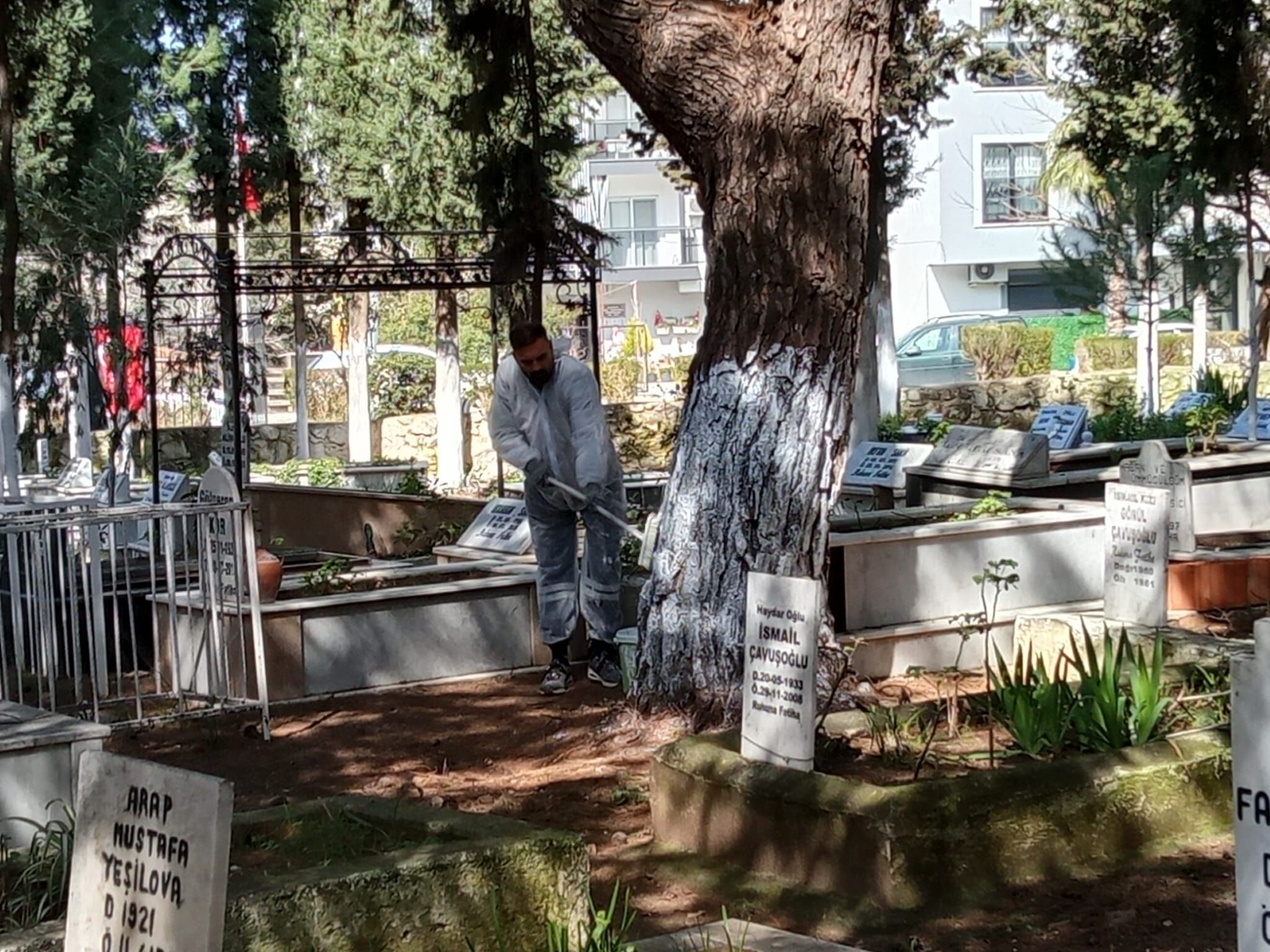 Başkan Çerçioğlu Talimat Verdi, Aydın’da Mezarlıklar Bayrama Hazırlandı (10)