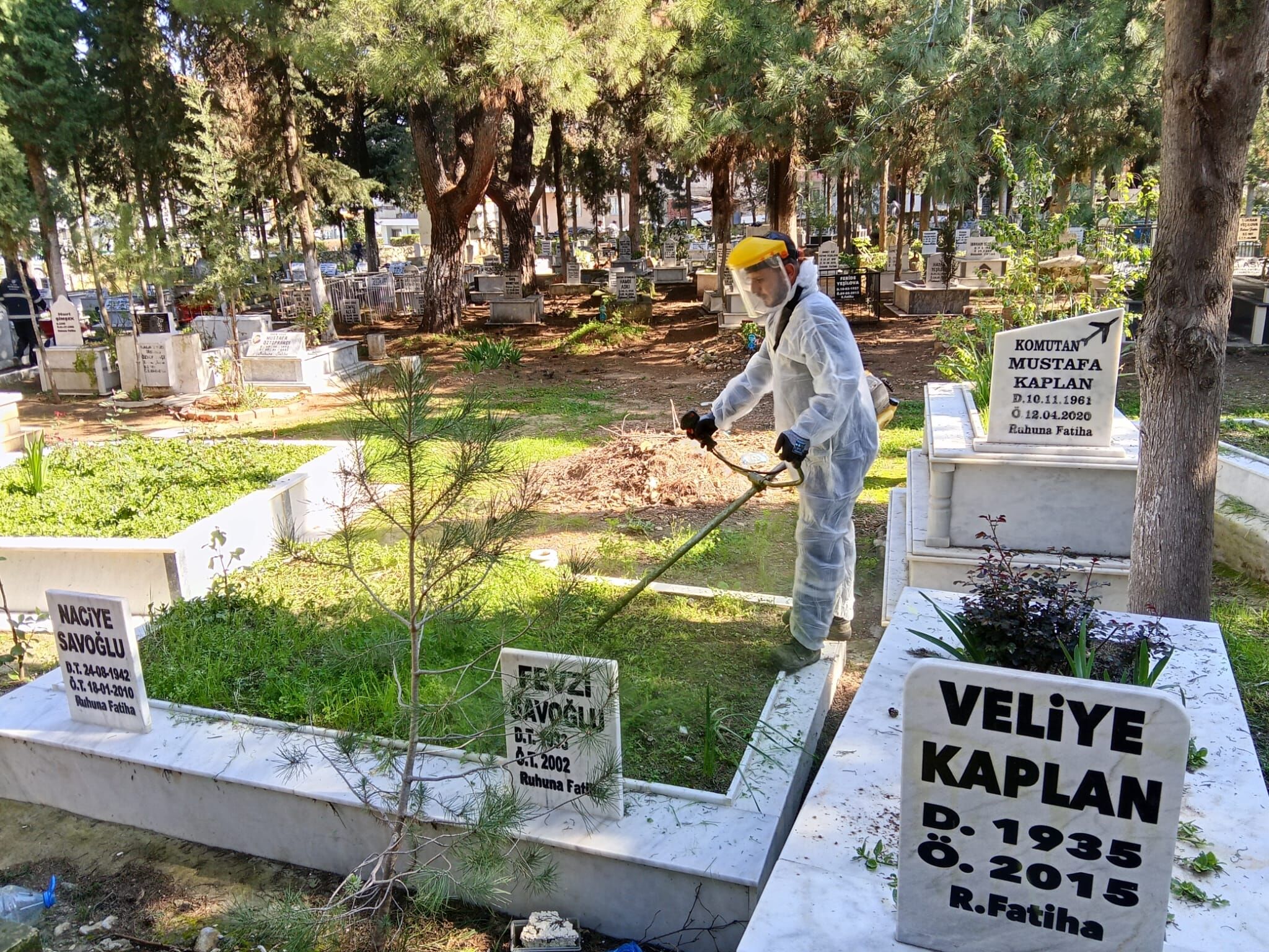 Başkan Çerçioğlu Talimat Verdi, Aydın’da Mezarlıklar Bayrama Hazırlandı (18)