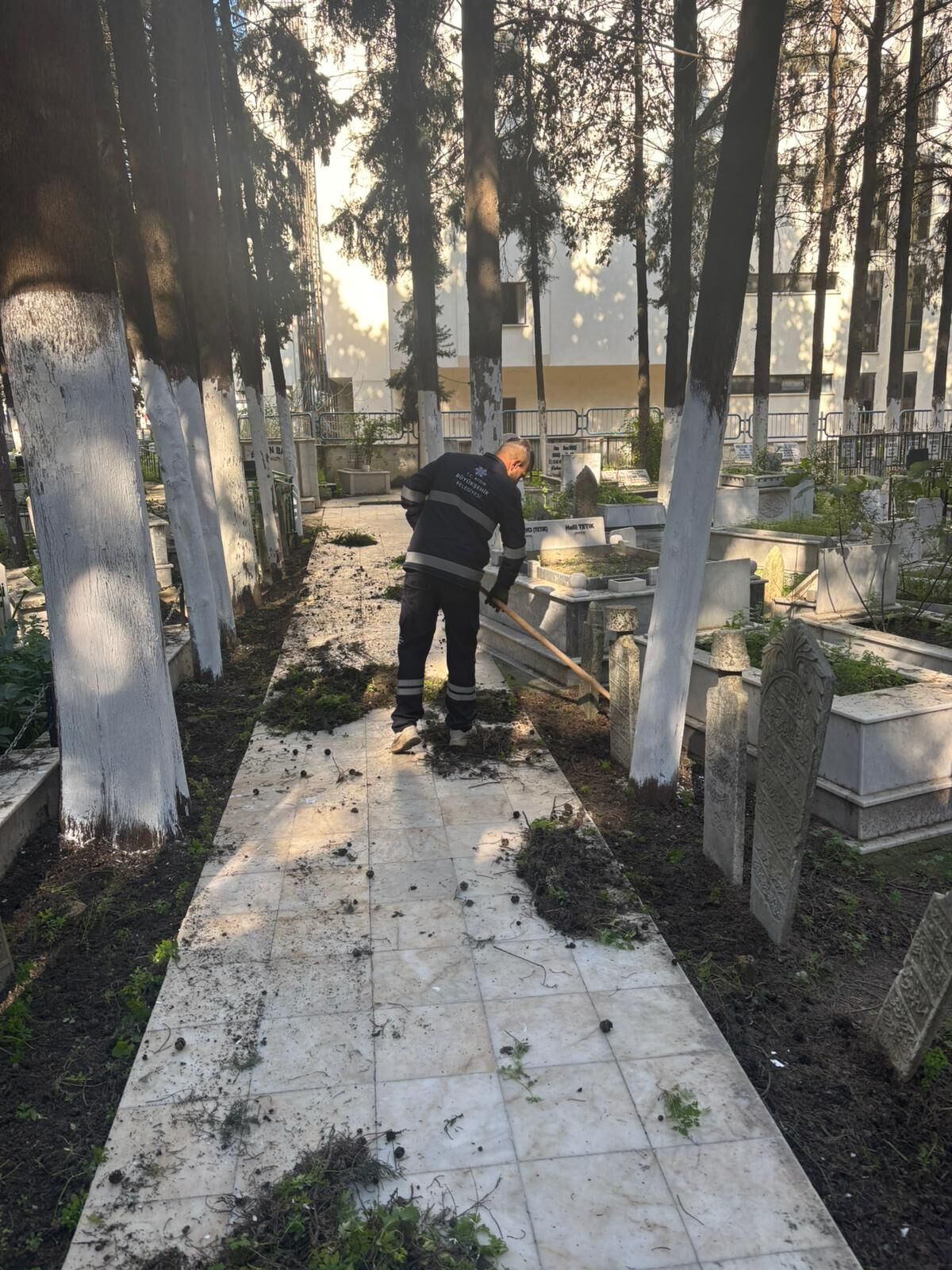 Başkan Çerçioğlu Talimat Verdi, Aydın’da Mezarlıklar Bayrama Hazırlandı (7)