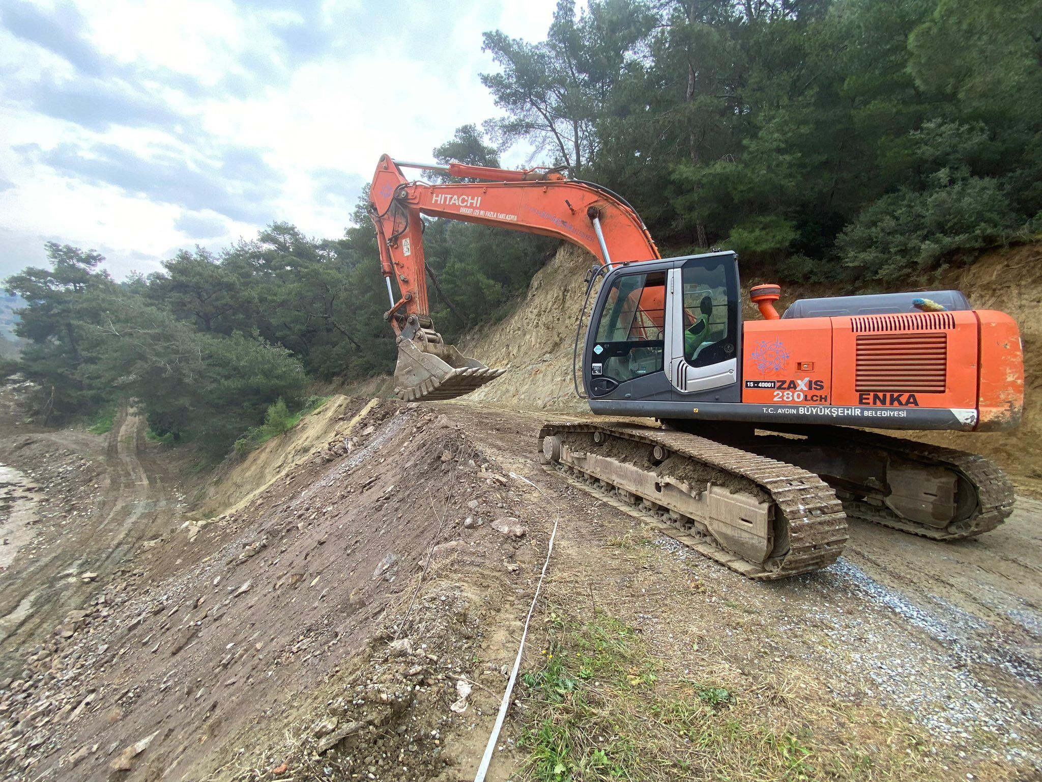 Başkan Çerçioğlu Talimat Verdi, Büyükşehir Ekiplerinin Yoğun Çalışması Sürüyor (3)