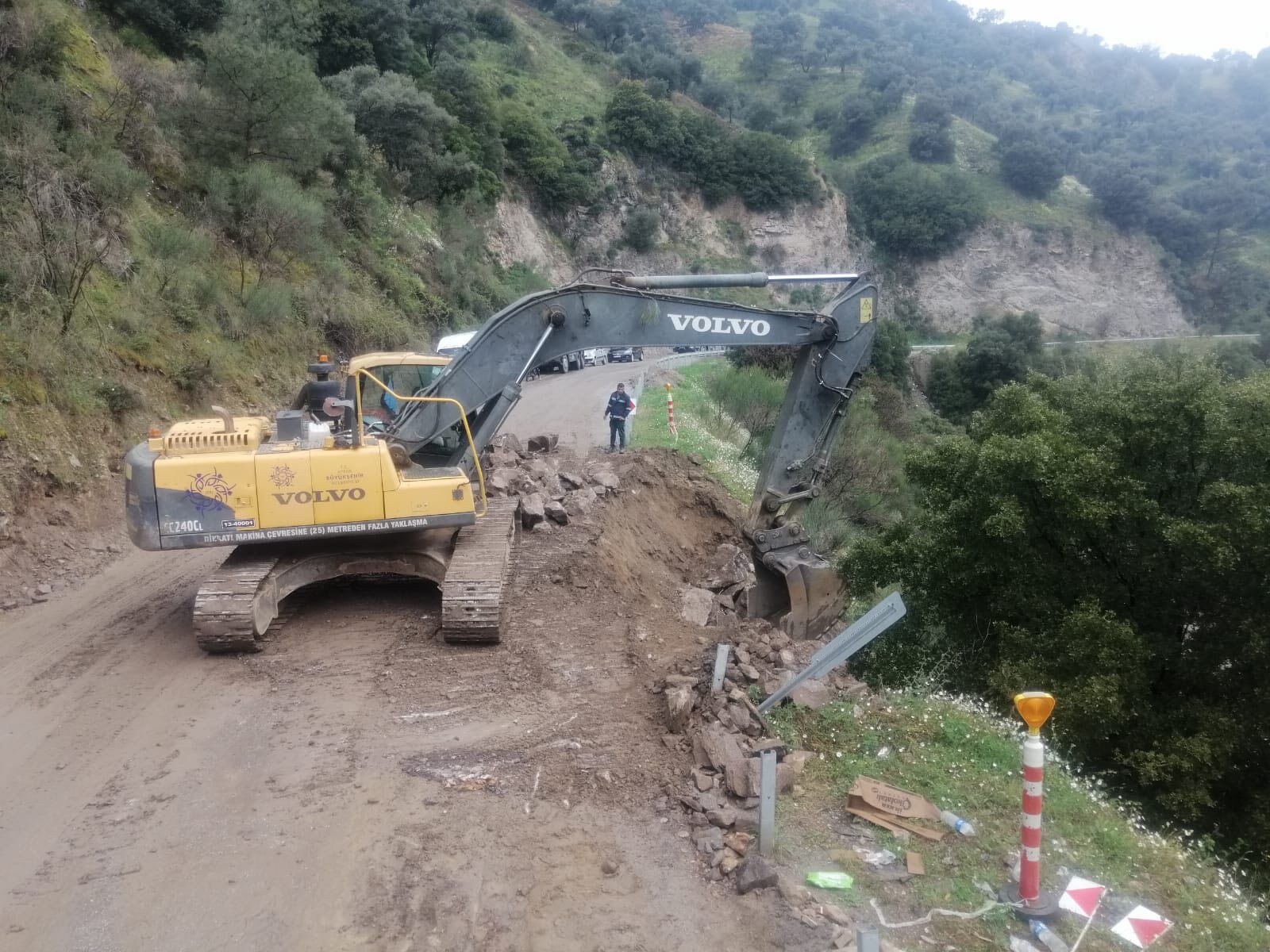Başkan Çerçioğlu Talimat Verdi, Büyükşehir Ekiplerinin Yoğun Çalışması Sürüyor (5)