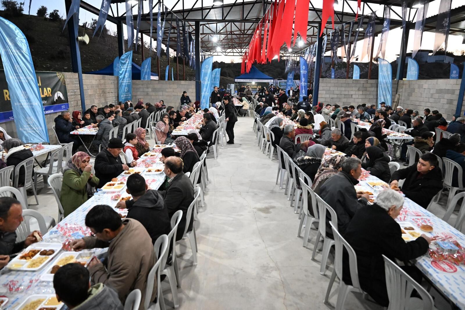 Başkan Çerçioğlu Yenipazar’da Vatandaşlarla Iftar Sofrasında Bir Araya Geldi (5)