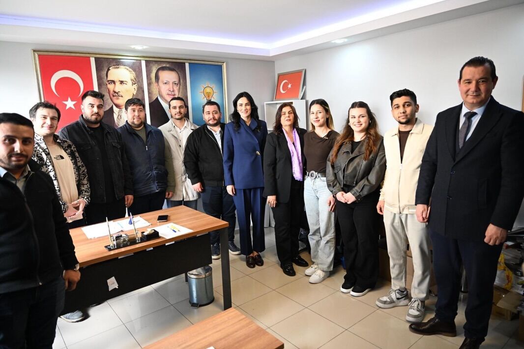 Başkan Çerçioğlu’ndan Ak Parti Efeler Teşkilatına Ziyaret (1)