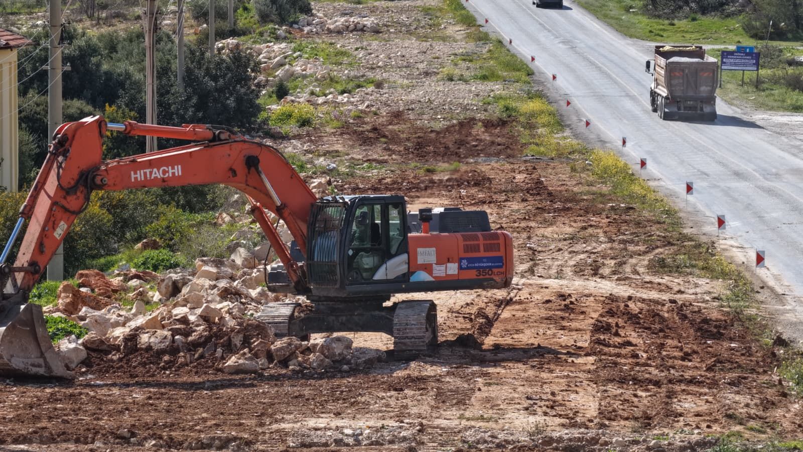 Başkan Çerçioğlu’ndan Akbük’te Yol Yenileme Çalışması (6)