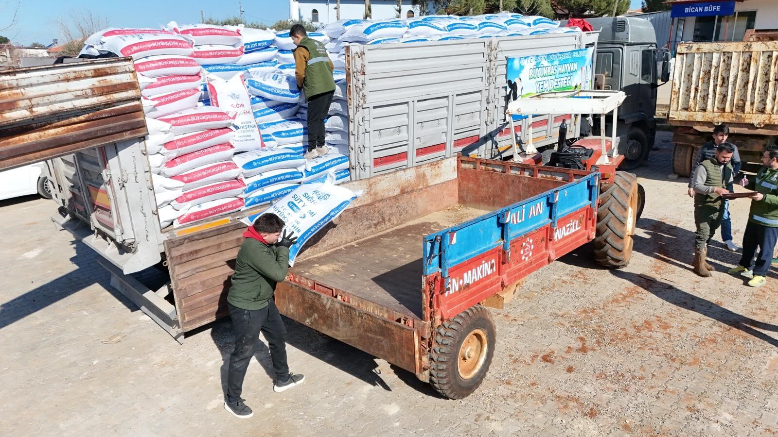 Başkan Çerçioğlu'ndan Karacasu'da Küçük Üreticilere Yem Desteği (6)