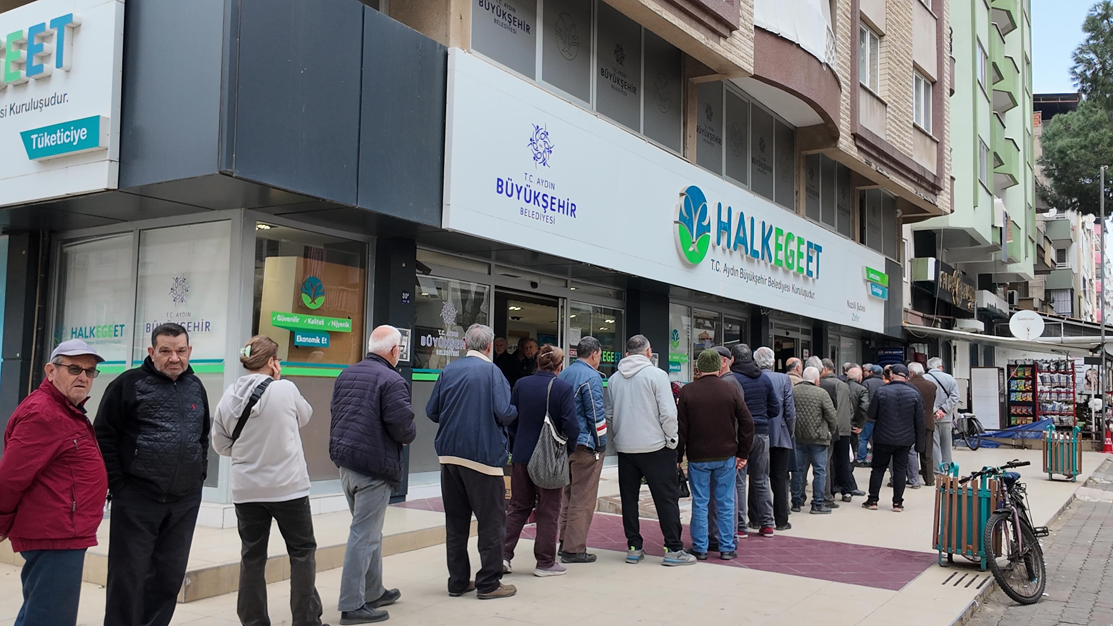 Başkan Çerçioğlu’ndan Ramazan Bayramı Öncesi Halk Ege Et Şubelerinde Indirim (10)