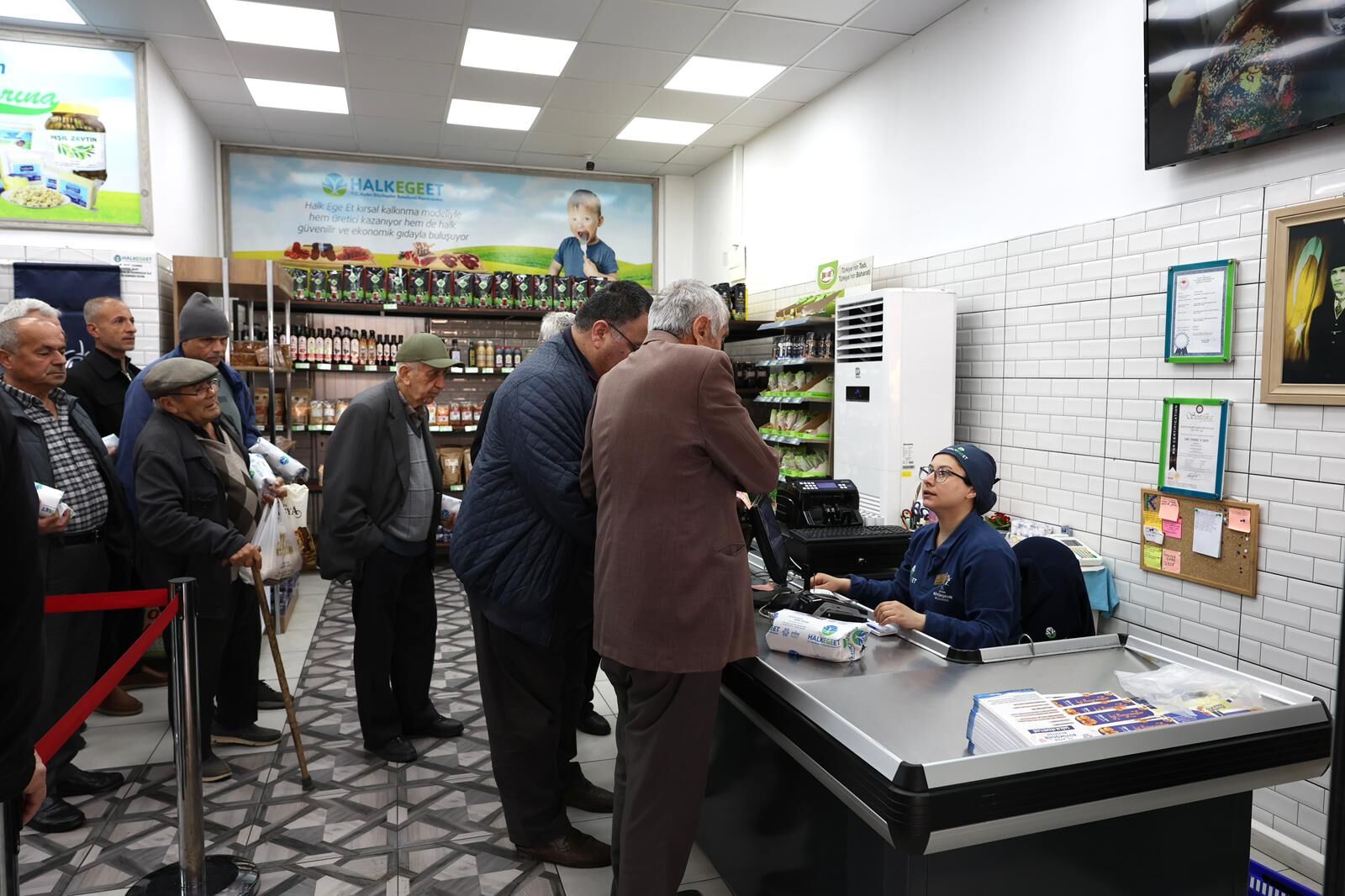 Başkan Çerçioğlu’ndan Ramazan Bayramı Öncesi Halk Ege Et Şubelerinde Indirim (16)