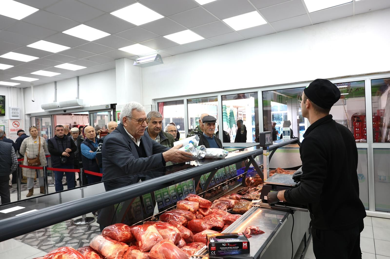 Başkan Çerçioğlu’ndan Ramazan Bayramı Öncesi Halk Ege Et Şubelerinde Indirim (19)