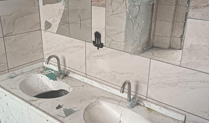 Cami Tuvaletine Zarar Verdiler (3)