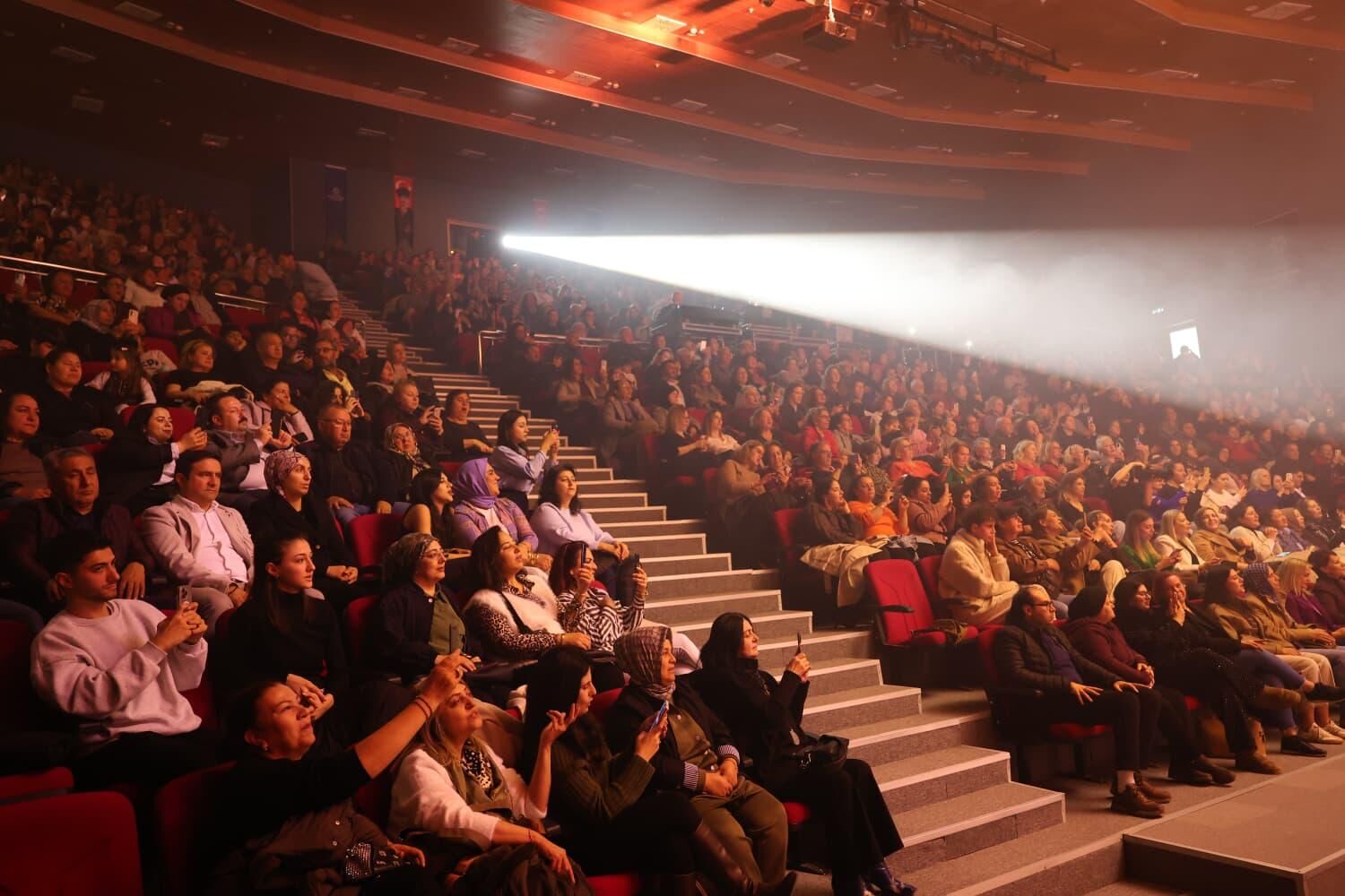 Çerçioğlu, 8 Mart Dünya Kadınlar Günü'nde Düzenlediği Etkinlikle Vatandaşları Bir Araya Getirdi (3)