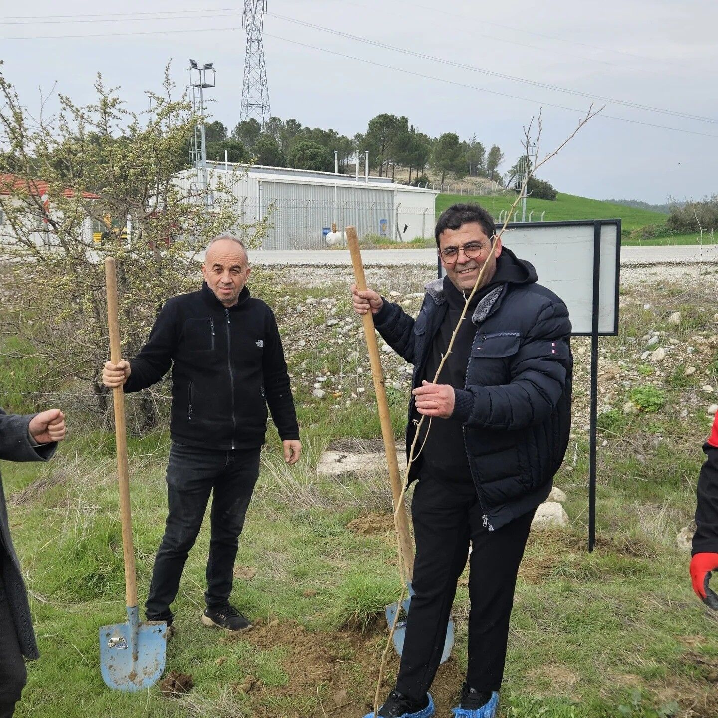 Chp'li Başkan Fidan Dikerken Galoş Giydi (1)