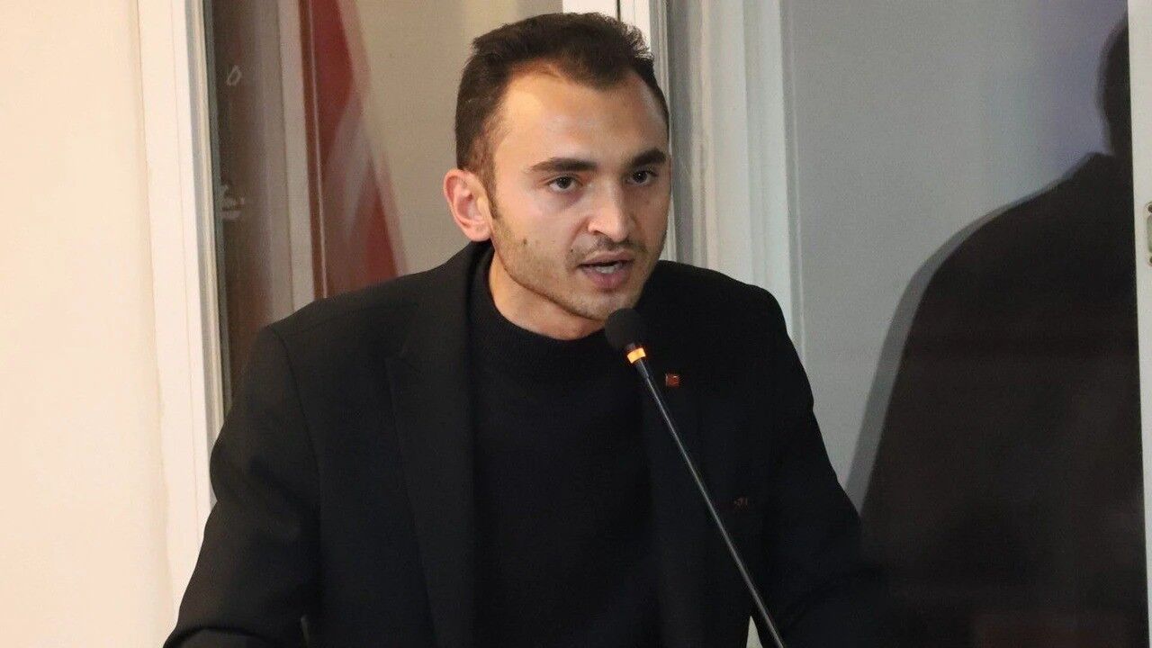 Cumhurbaşkanı Erdoğan Ve Başkan Çerçioğlu'na Hakaret Içeren Pankart Olayında 4 Kişi Gözaltına Alındı (2)